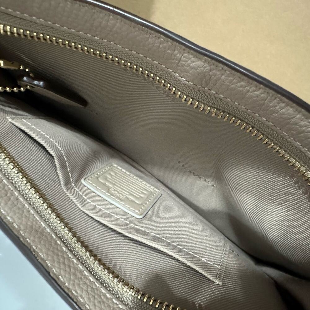 Excellent Coach‎ Tan Pebble Leather Phone Case Designer Wallet - Picture 9 of 9